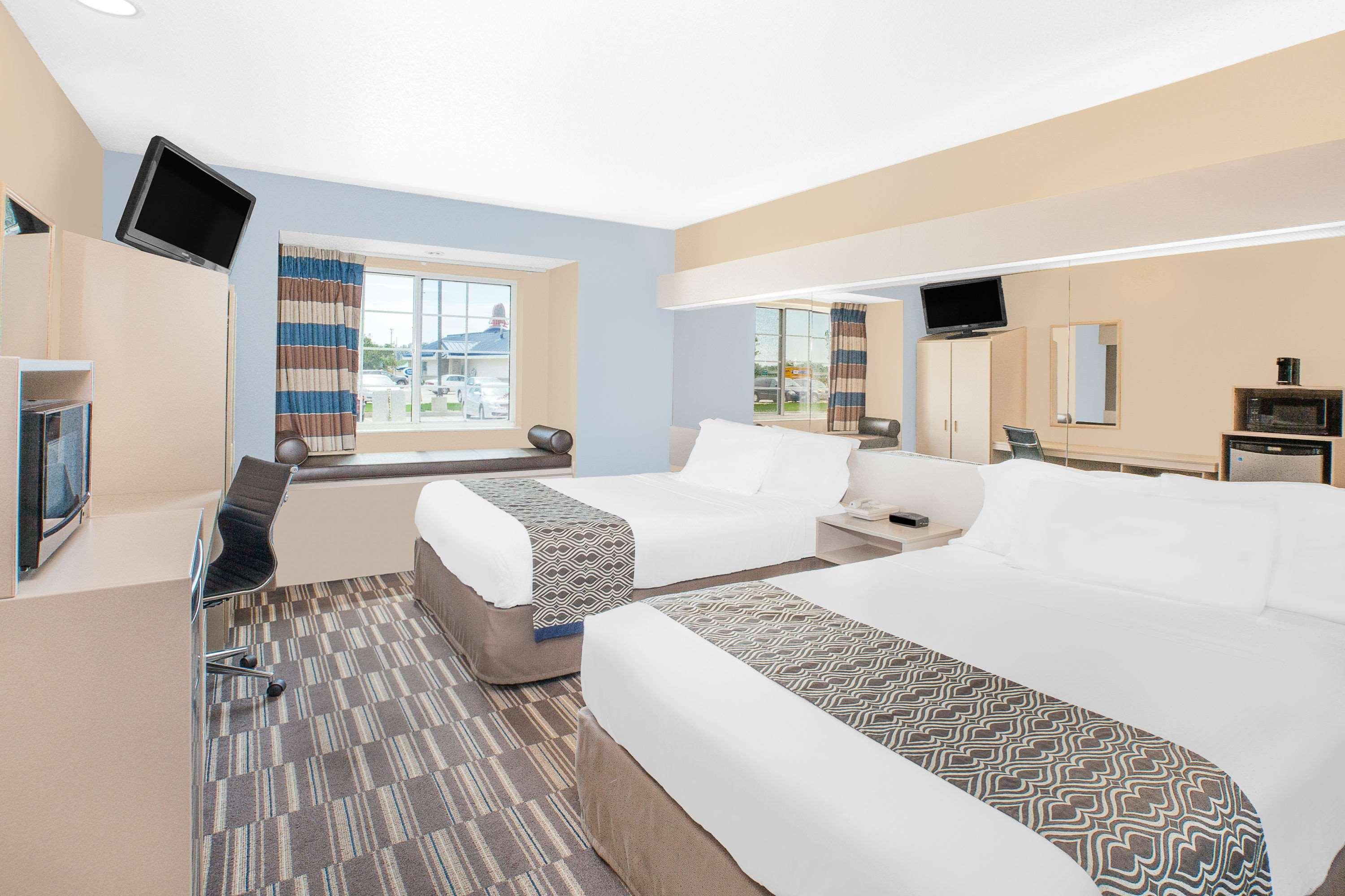 Microtel Inn And Suites Clear Lake Ngoại thất bức ảnh